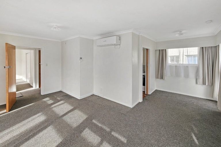 Photo of property in 10 Amberley Grove, Hutt Central, Lower Hutt, 5010