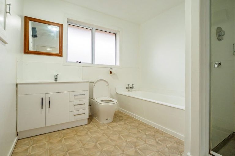 Photo of property in 21 Beatrice Place, Avonhead, Christchurch, 8042