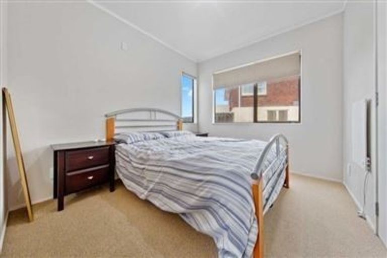 Photo of property in 5 Miramar Place, Pakuranga, Auckland, 2010