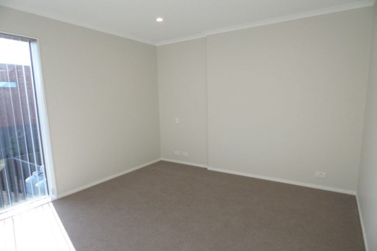 Photo of property in 32 Wallace Road, Hobsonville, Auckland, 0616