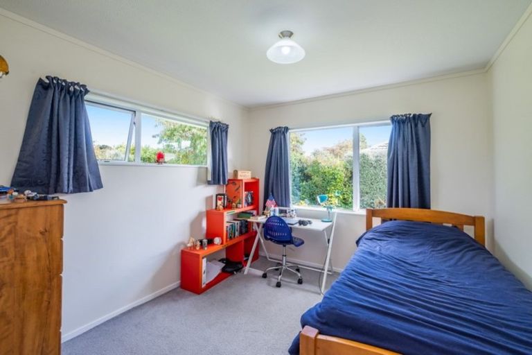 Photo of property in 8 Beachwater Grove, Paraparaumu Beach, Paraparaumu, 5032