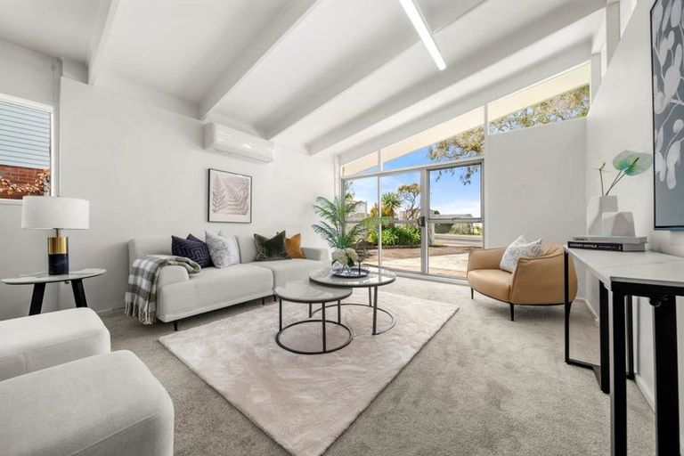 Photo of property in 500 East Coast Road, Windsor Park, Auckland, 0630