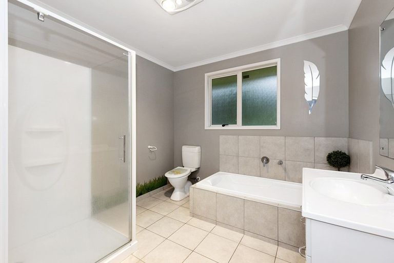 Photo of property in 6 Raddington Way, Huntington, Hamilton, 3210