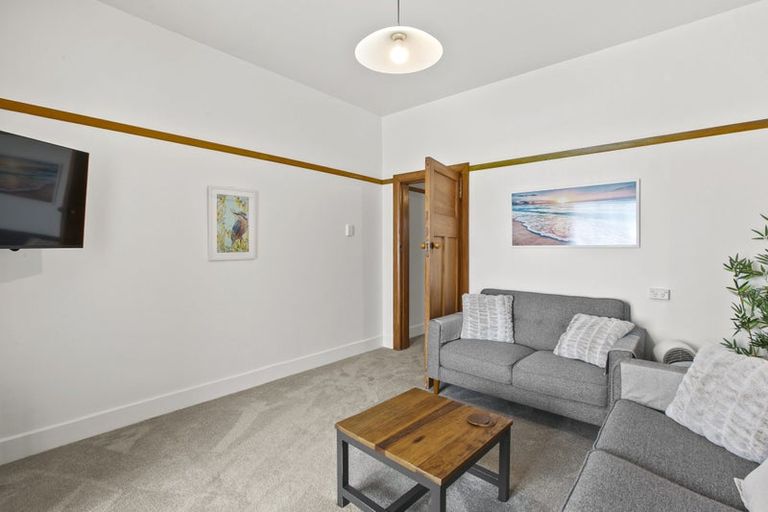 Photo of property in Devonport Apartments, 22/127 Saint Aubyn Street, New Plymouth, 4310