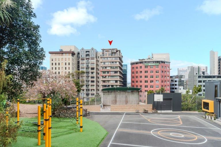 Photo of property in Terrace Tower Apartments, 10e/126 The Terrace, Wellington Central, Wellington, 6011