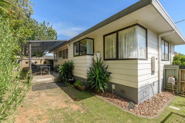 Photo of property in 57 Welcome Bay Road, Welcome Bay, Tauranga, 3112