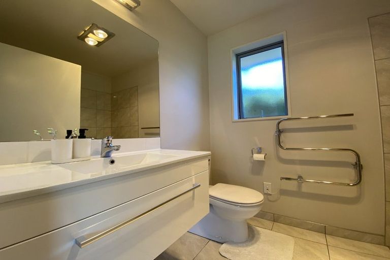 Photo of property in 10a Grassmere Street, Papanui, Christchurch, 8052