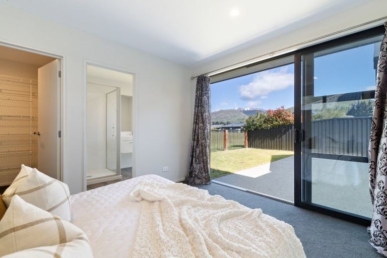 Photo of property in 33 Peterley Road, Lower Shotover, Queenstown, 9304