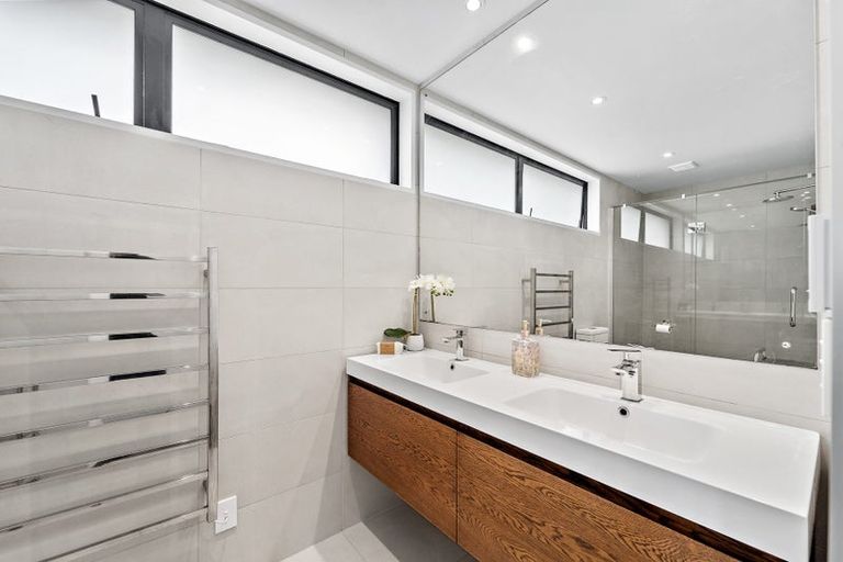 Photo of property in 11a Duncansby Road, Stanmore Bay, Whangaparaoa, 0932