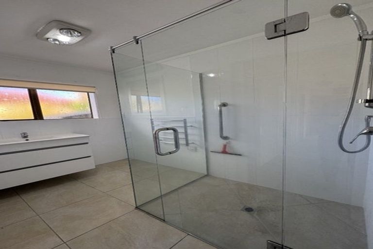 Photo of property in 27 Kamo Road, Regent, Whangarei, 0112