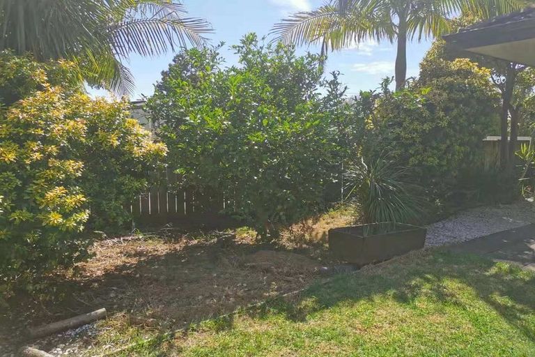 Photo of property in 87 Sturges Road, Henderson, Auckland, 0612