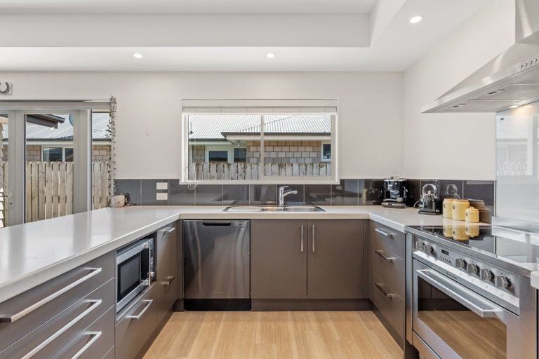 Photo of property in 22 Pemberton Drive, Darfield, 7510