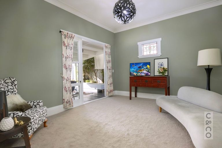 Photo of property in 8 Puriri Street, Helensville, 0800