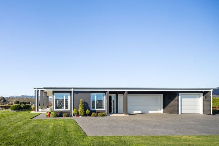 Photo of property in 1 Baxter Michael Crescent, Cambridge, 3434