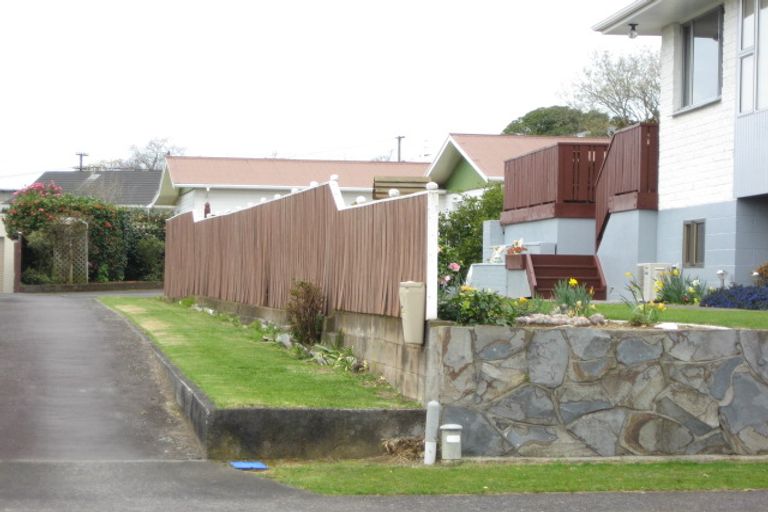 Photo of property in 45b Nevada Drive, Merrilands, New Plymouth, 4312