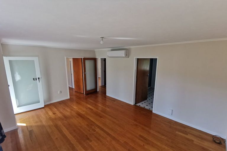 Photo of property in 2/34 Chartwell Avenue, Glenfield, Auckland, 0629