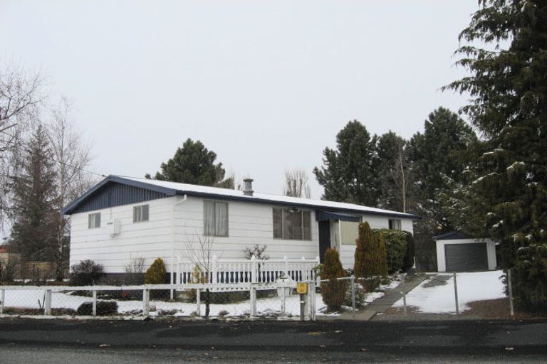 Photo of property in 4 Glenbrook Crescent, Twizel, 7901