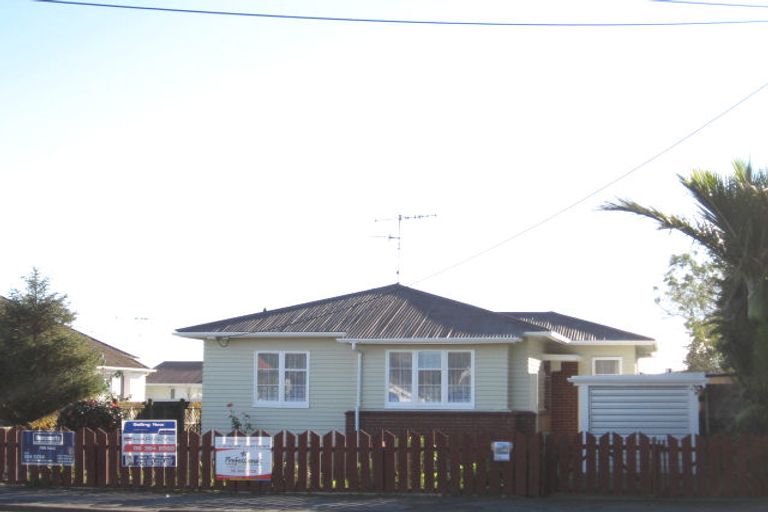 Photo of property in 43 Aotaki Street, Otaki, 5512