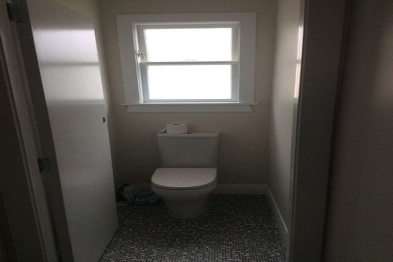 Photo of property in 16 Sunset Parade, Plimmerton, Porirua, 5026