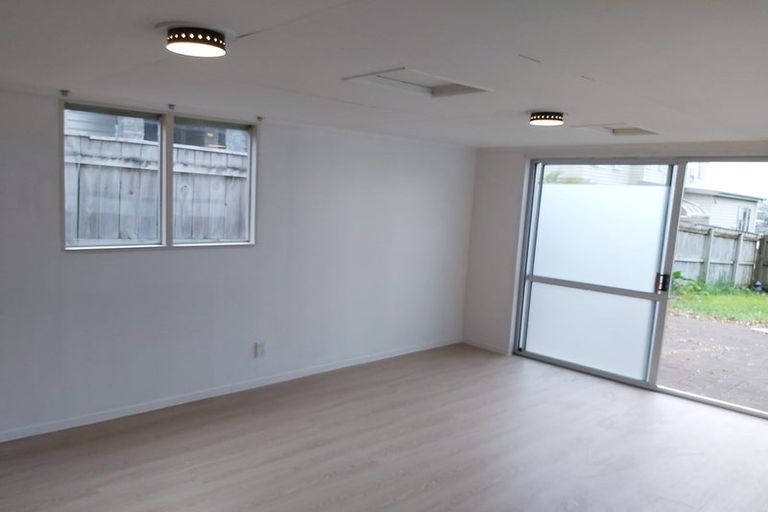 Photo of property in 2/34 Corunna Road, Milford, Auckland, 0620