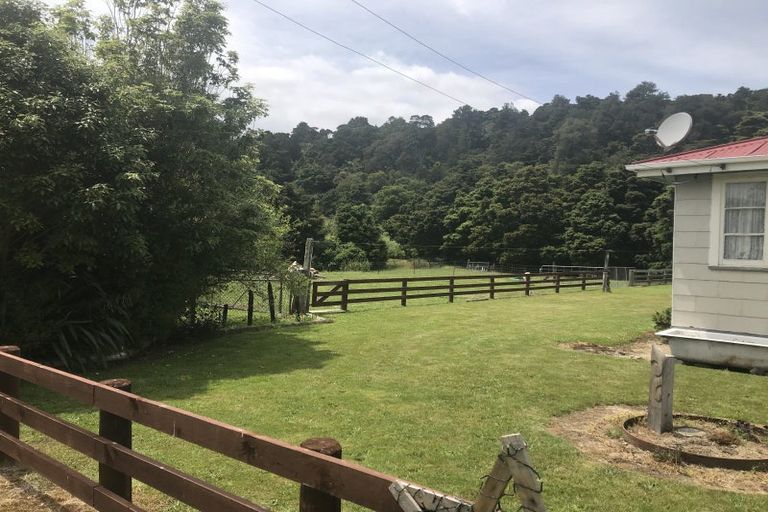 Photo of property in 16 Whio Street, Pongaroa, 4991