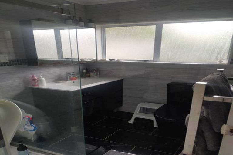 Photo of property in 57c Kamara Road, Glen Eden, Auckland, 0602