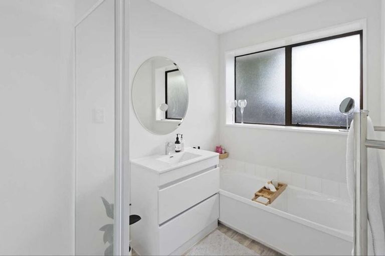 Photo of property in 2/294 Wairakei Road, Bryndwr, Christchurch, 8053