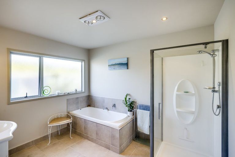 Photo of property in 10 Milford Place, Poraiti, Napier, 4112