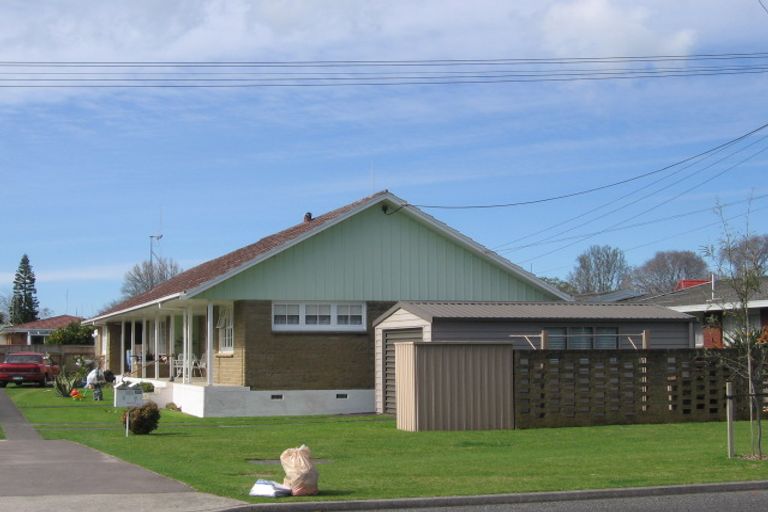 Photo of property in 2/500 Devonport Road, Tauranga South, Tauranga, 3112