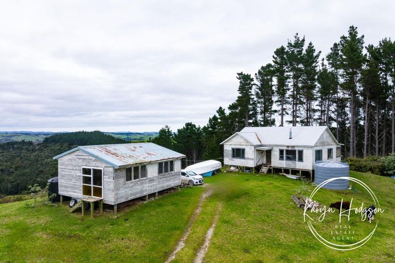 Photo of property in 623 Bickerstaffe Road, Maungaturoto, 0587