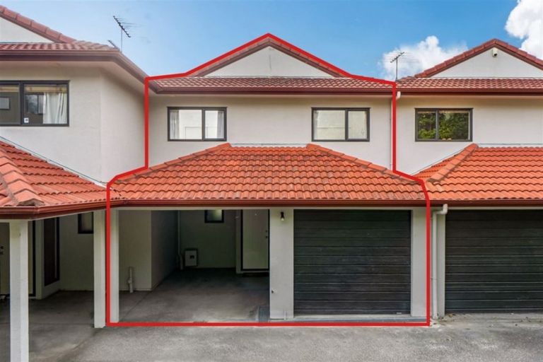 Photo of property in 3/42 Fields Parade, Oteha, Auckland, 0632