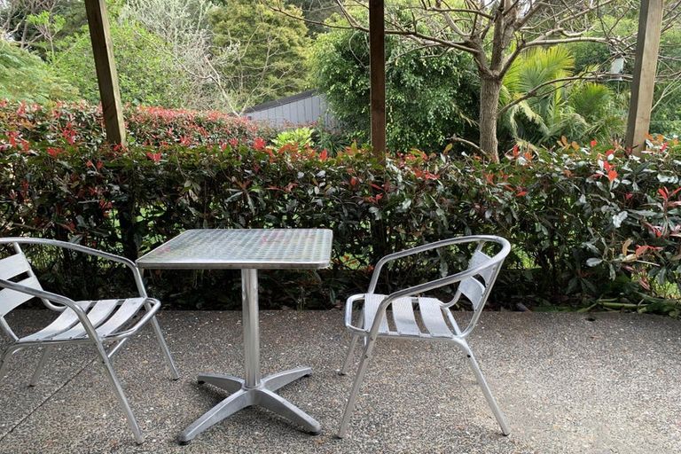Photo of property in 28 Pupuke Road, Hillcrest, Auckland, 0627