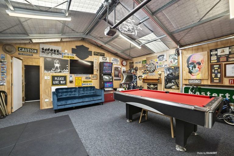 Photo of property in 10 Tarawera Road, Johnsonville, Wellington, 6037