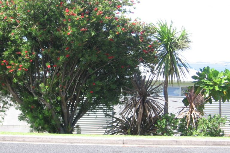 Photo of property in 1/67 Gulf View Road, Murrays Bay, Auckland, 0630