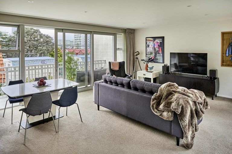 Photo of property in 321b The Terrace, Te Aro, Wellington, 6011