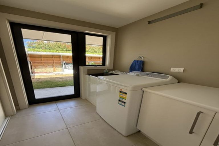 Photo of property in 18 Kelliher Drive, Wanaka, 9305