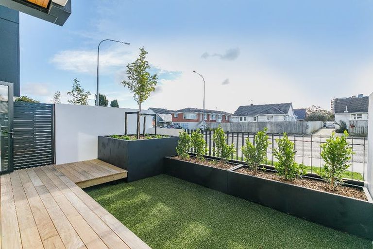 Photo of property in Frank Sargeson Apts, 1/74g Anzac Street, Takapuna, Auckland, 0622