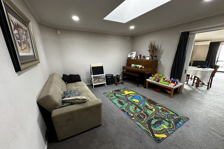 Photo of property in 24 Cleveland Heights, Kelvin Grove, Palmerston North, 4414