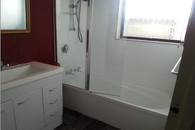 Photo of property in 2/74 Marriotts Road, North New Brighton, Christchurch, 8083