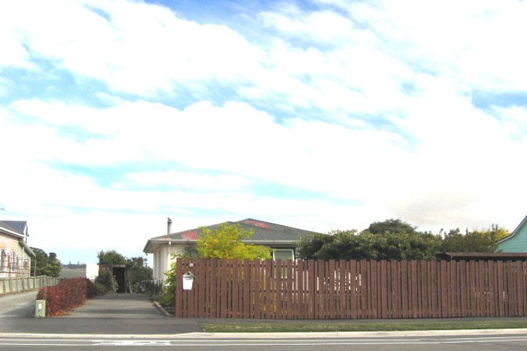 Photo of property in 1-2/20 Otipua Road, Kensington, Timaru, 7910