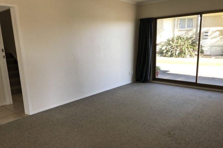 Photo of property in 1/73 Bramley Drive, Farm Cove, Auckland, 2012