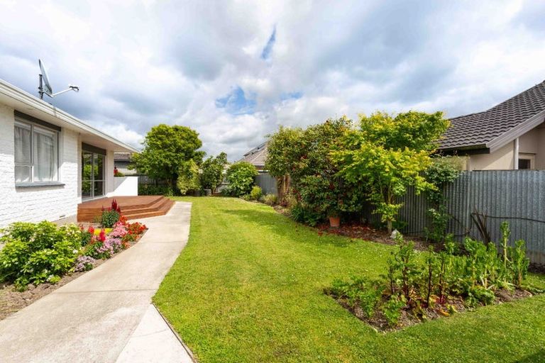 Photo of property in 39 Camden Street, Redwood, Christchurch, 8051