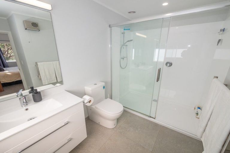 Photo of property in 25 Stratford Drive, Cable Bay, 0420