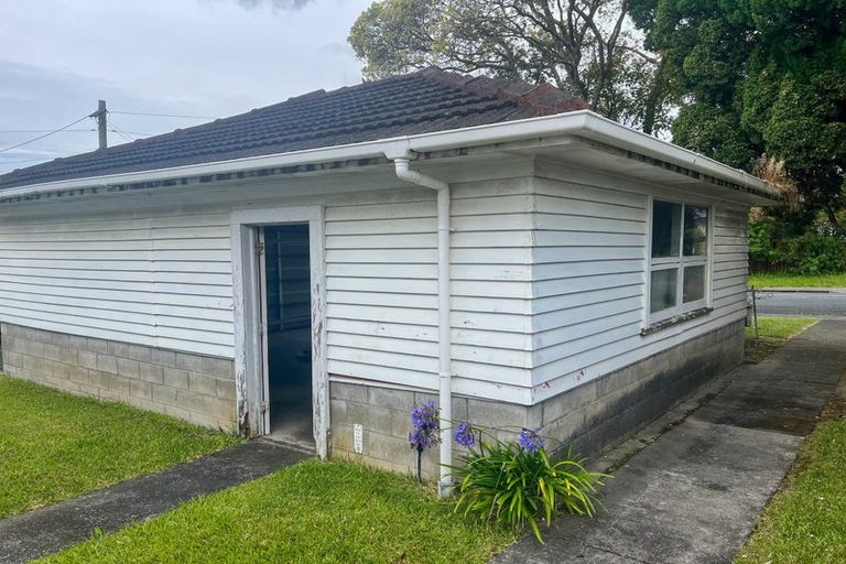 Photo of property in 26 Vanguard Road, Kelston, Auckland, 0602