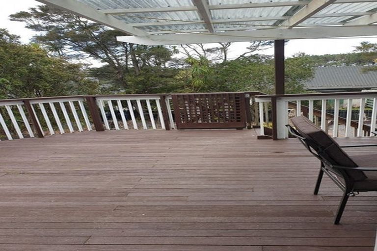 Photo of property in 28 Taupo Street, Green Bay, Auckland, 0604