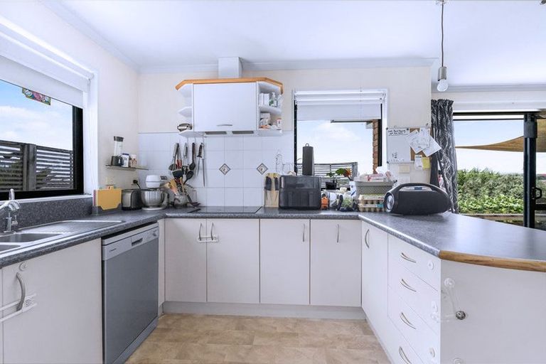 Photo of property in 13 Dorchester Place, Nawton, Hamilton, 3200