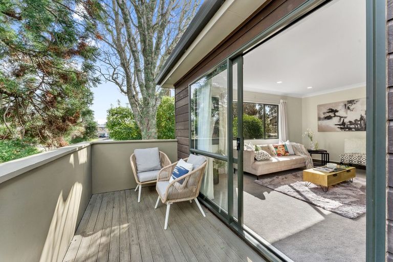 Photo of property in 2/21 Tobruk Crescent, Milford, Auckland, 0620