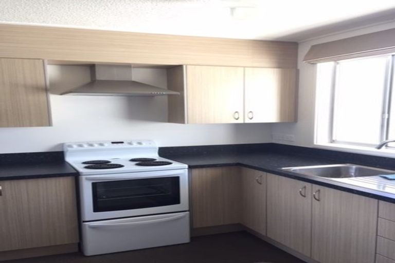 Photo of property in 4/7 Rangitane Street, Maupuia, Wellington, 6022