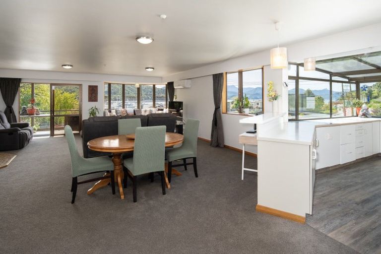 Photo of property in 318 Waikawa Road, Waikawa, Picton, 7220