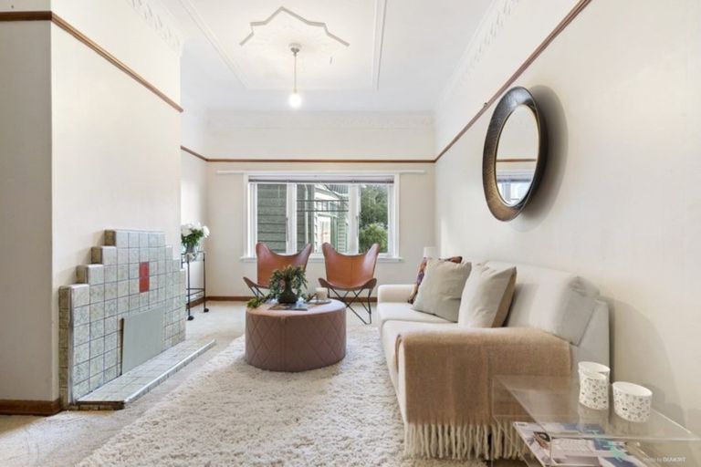 Photo of property in Ambassador Flats, 3/7 Maurice Terrace, Te Aro, Wellington, 6011